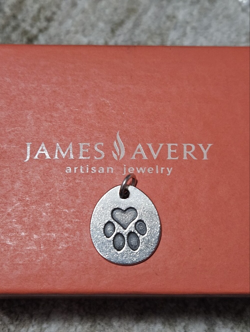 James Avery 'Olaf' Engraved Sterling Silver Paw Print Pet Charm ✨️